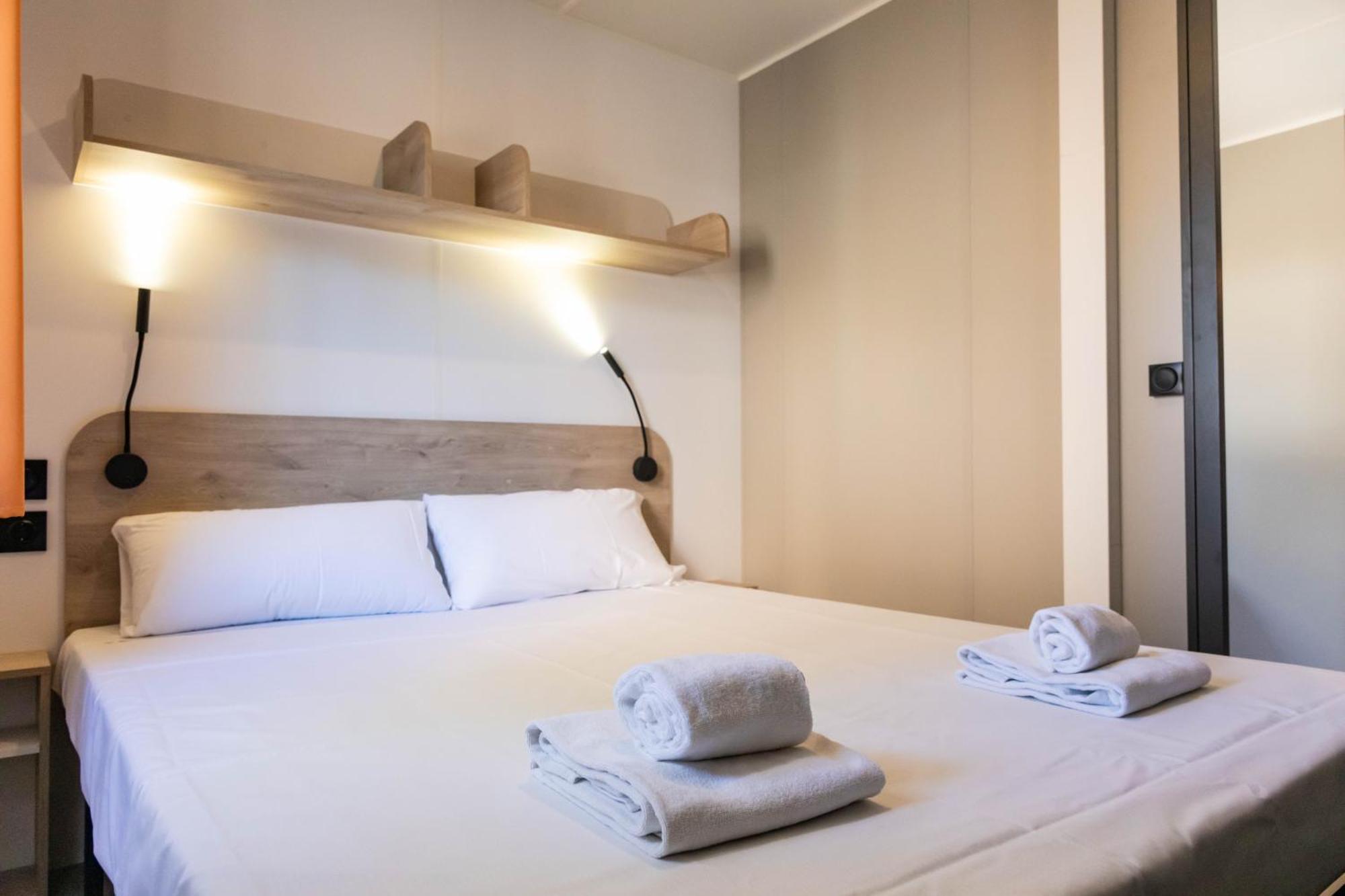 Camping Sant Salvador Hotel Комаруга Екстериор снимка